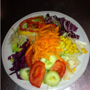 Gemischter Salat mit Haussauce, sofern nicht anders angegeben