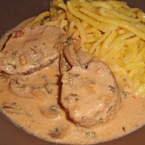 Schweinefilet Pilzen und Rahmsauce mit Tagliatelle